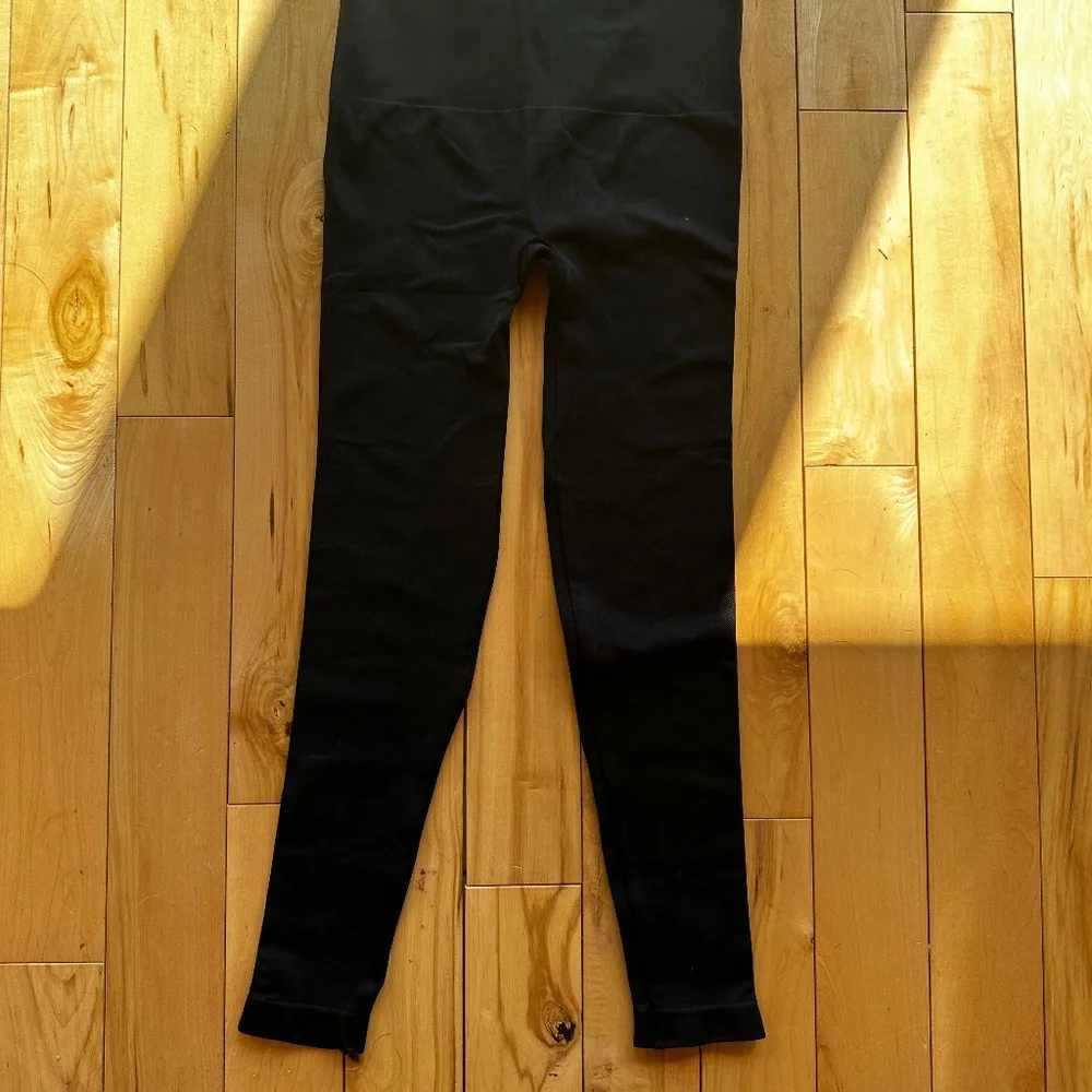 Spanx Look At Me Now‎ Seamless Leggings NWT